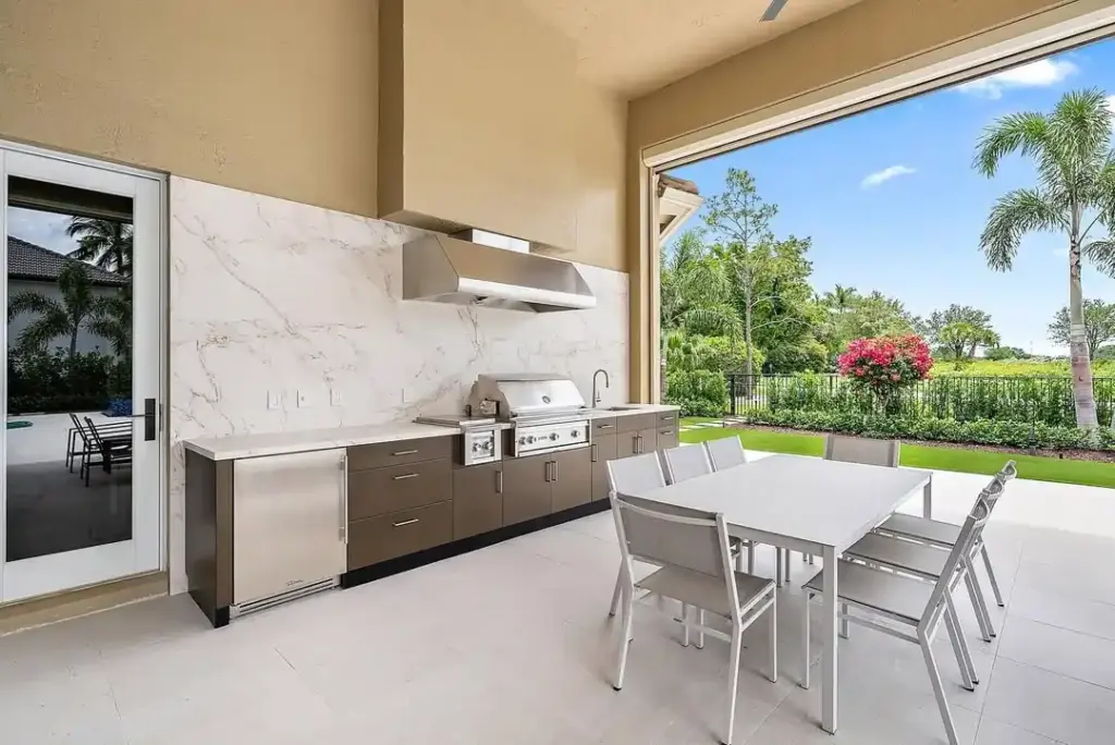 Outdoor Kitchen Decor